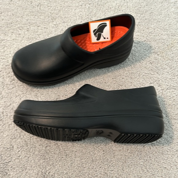 NEW Crocs Neria Pro II Literide Slip-Resistant Clogs Size 8 - Picture 4 of 7